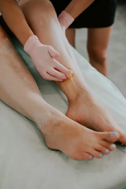 Body Sugaring — sanfte Haarentfernung mit Zuckerpaste